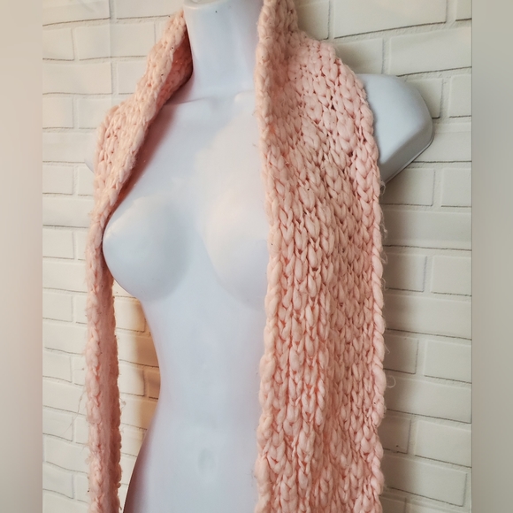 New York & Company Large Pink Chunky Scarf - Picture 2 of 12